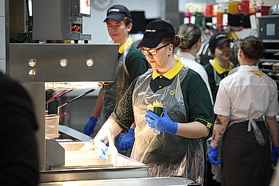 Лукашенко посетил один из ресторанов сети \"Мак.бай\"