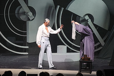 Орловский театр \"Свободное пространство\" представил на театральном форуме \"M.@rt.контакт\" спектакль \"Анна. Сны\"