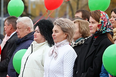 Учреждениям социального обслуживания передали новые микроавтобусы в Бресте