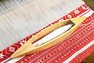 Дизайнерский наряд с кодом предков. Костюмы Малоритского строя вписались в современный гардероб