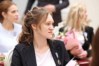 Едины в стремлении сделать страну лучше. Лукашенко в преддверии 8 Марта вручил женщинам госнаграды