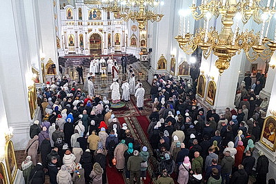 Православные верующие отмечают Пасху