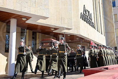 В Минске простились с народным поэтом, одним из авторов Государственного гимна Владимиром Каризной