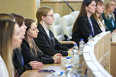 \"Разговор на равных\": диалог с молодежью состоялся в Совете Республики и Палате представителей