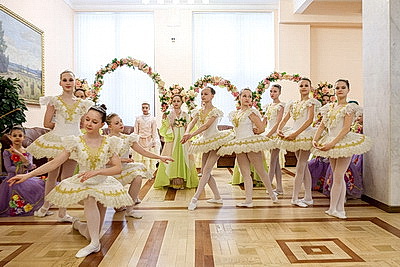 Диалог о будущем сердца страны. В Овальном зале собрались женщины, которые хотят сделать жизнь на селе ярче и комфортнее