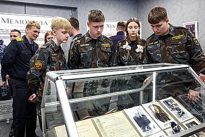 \"Судьба подарила счастье жить…\" Фотодокументальная выставка открылась в музее Хатыни