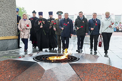 Праздничный Витебск. Жители и гости города празднуют День Победы