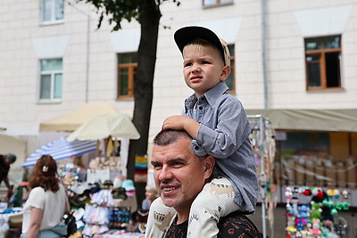 Около 480 участников собрал в фестивальном Витебске \"Задзвінскі кірмаш\"