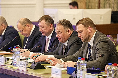 \"Получать новые знания, решать вопросы реального сектора экономики\". Глава НАН об актуальных задачах в науке