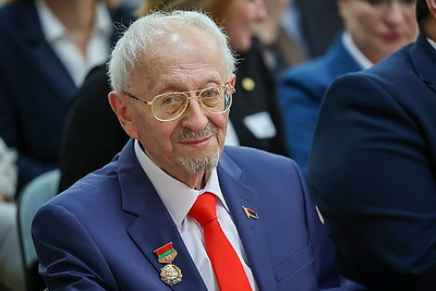 Пример служения стране. В Минске чествовали третьего народного учителя Александра Фельдмана