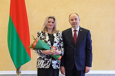 Орденом Матери наградили 42 представительниц Минской области