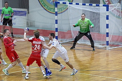 \"Мешков Брест\" и СКА победили на старте 1/2 финала чемпионата Беларуси по гандболу