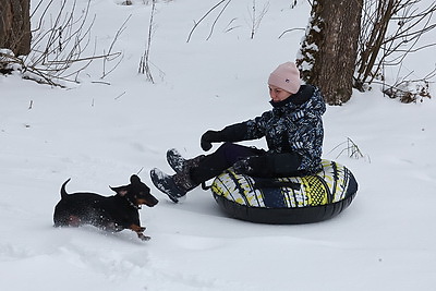 Любители активного отдыха провели праздничные выходные на снежных склонах