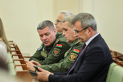 Выставка о подвиге советских летчиков в ВОВ открылась в фойе Овального зала Дома правительства