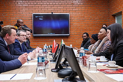 Парламентская делегация Зимбабве посетила РНПЦ \"Мать и дитя\" и МТЗ