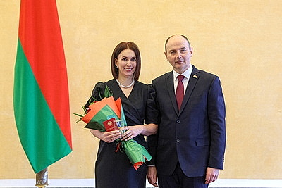 Орденом Матери наградили 42 представительниц Минской области