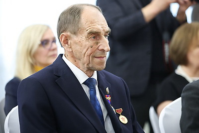 Президент Монголии вручил госнаграды гражданам Беларуси