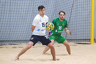 Белорусы снова уступили сборной России по пляжному футболу