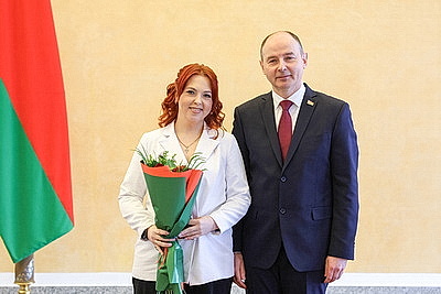 Орденом Матери наградили 42 представительниц Минской области