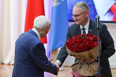 Пример служения стране. В Минске чествовали третьего народного учителя Александра Фельдмана
