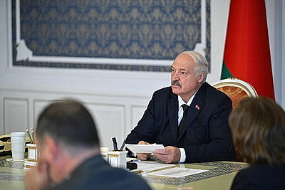 Лукашенко собрал совещание по реализации ключевых инвестпроектов за рубежом