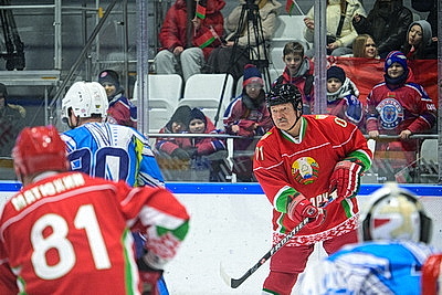 Команда Президента выиграла четвертый матч в РХЛ