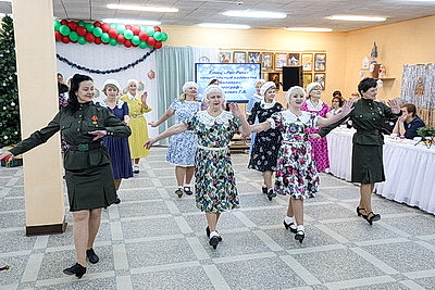 Общение родственных душ. Кочанова встретилась с ветеранами труда в Новополоцке