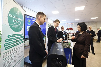 Целый ряд событий с приставкой \"впервые\". Минобразования подводит итоги работы в 2025 году