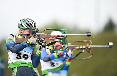 Смольские выиграли масс-старты на чемпионате Беларуси по летнему биатлону