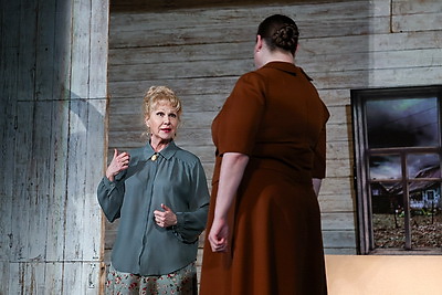 Спектакль \"Земля Эльзы\" прошел в Белорусском государственном молодежном театре