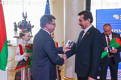 Активные, профессиональные, амбициозные. Более 100 человек получили награды от ФПБ в Минске