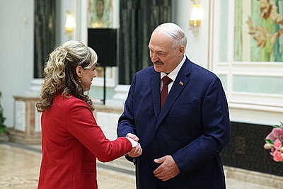 Едины в стремлении сделать страну лучше. Лукашенко в преддверии 8 Марта вручил женщинам госнаграды