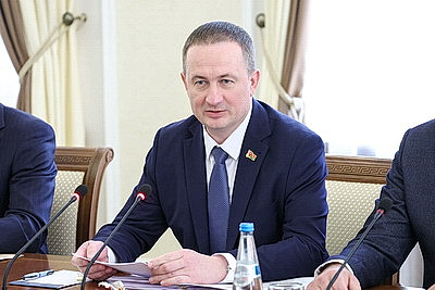 Беларусь предлагает Казахстану активнее развивать возможности промкооперации