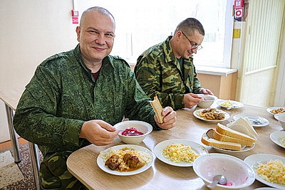 Главная задача - защищать наш дом. В Гомельской области проходят учебные сборы территориальных войск
