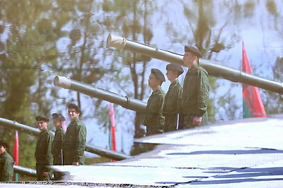 Модернизированные танки Т-72БМ2 передали на вооружение в 11-ю отдельную гвардейскую механизированную бригаду