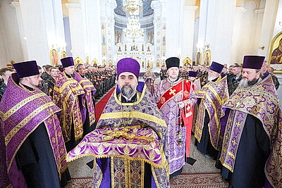 Хоругвь с ликом Александра Невского вручили отряду милиции особого назначения УВД Витебского облисполкома