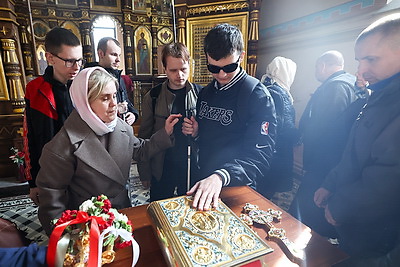 Экскурсию в Свято-Покровский кафедральный собор организовали для незрячих гродненцев