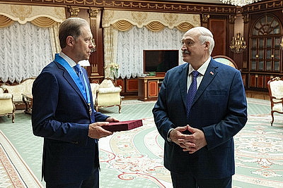 Лукашенко - Мантурову: Беларусь считает за честь сотрудничать с Россией