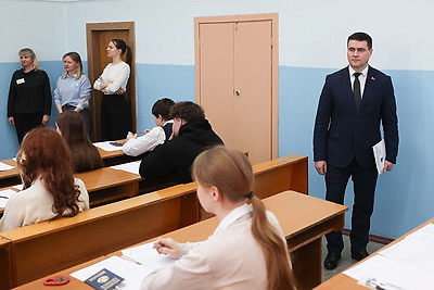 Около 58,5 тыс. белорусских одиннадцатиклассников приняли участие в репетиционном ЦЭ