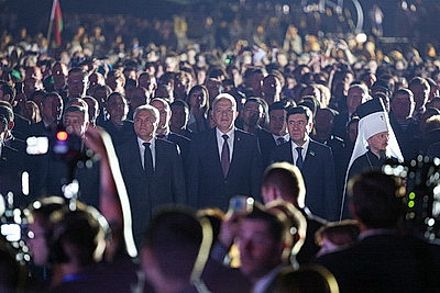 Тысячи человек приняли участие в митинге-реквиеме в Брестской крепости