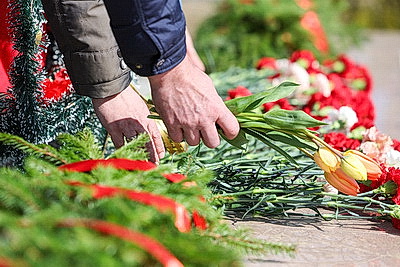 Память сквозь поколения. В Дятловском районе прошел митинг на месте расстрела фашистами мирных жителей
