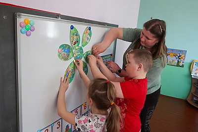 \"Хочется всем показать, как мы живем\". Как Новые Самотевичи развиваются спустя 40 лет после ЧАЭС