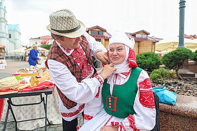 Национальные подворья ярко представлены на фестивале культур в Гродно
