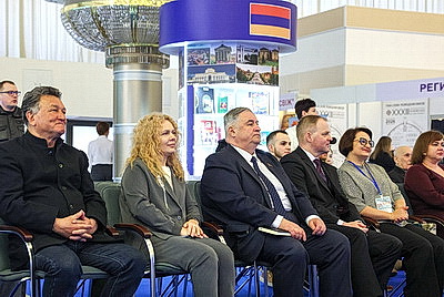 Фольклорные танцы и книги о подвигах. Презентация Армении и Молдовы прошла на Минской книжной выставке-ярмарке