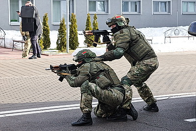 \"С напарниками понимаем друг друга с полуслова\". Единственная женщина-телохранитель в Беларуси о службе