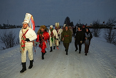 Деревня, где каждый мечтает стать \"царем\". Как в Семежево сохраняют уникальный обряд