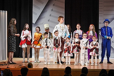 Принятие, социализация, дружба. В Минске инклюзивный театр представил спектакль в поддержку детей с РАС