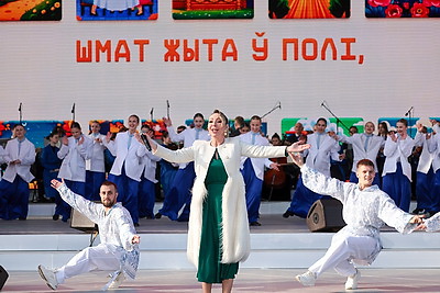 \"Дажынкі-2026\". Лучших тружеников села Витебской области чествуют в Миорах