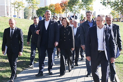 Кочанова ознакомилась с благоустроенными локациями отдыха в Минске