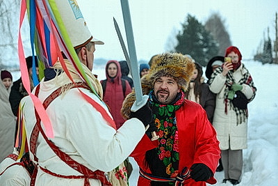 Деревня, где каждый мечтает стать \"царем\". Как в Семежево сохраняют уникальный обряд